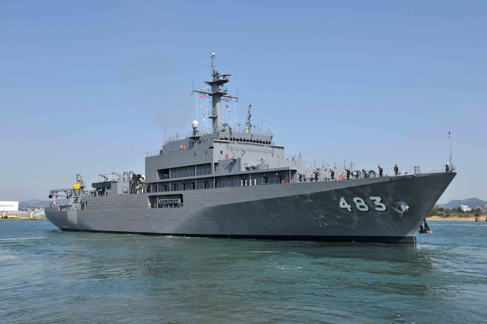 3月21日,"父岛"号扫雷艇加入日本海上自卫队