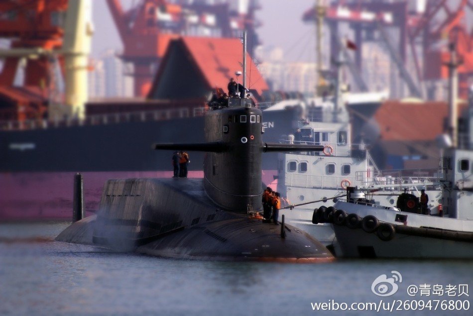 网友传092夏级战略核潜艇现代138舰猛图