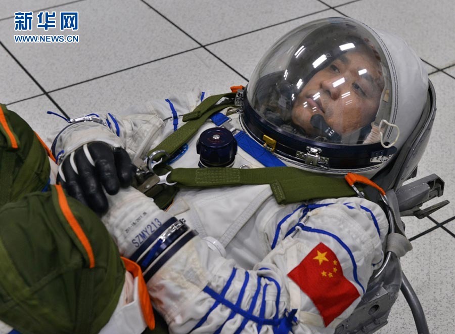 神舟十号乘组航天员训练密照曝光