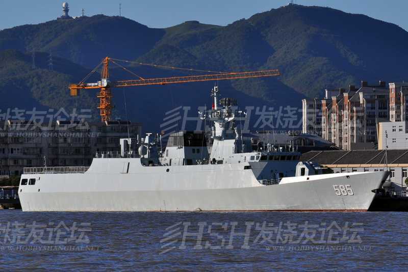 我海军5艘056型护卫舰集结场面挺震撼