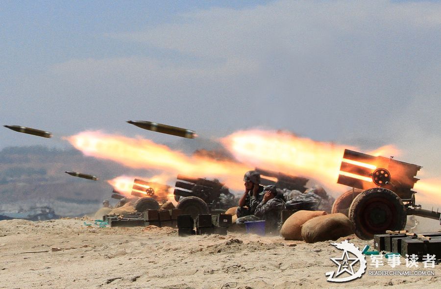 南京战区部队对海面目标进行炮火齐射覆盖攻击_高清图集_新浪网