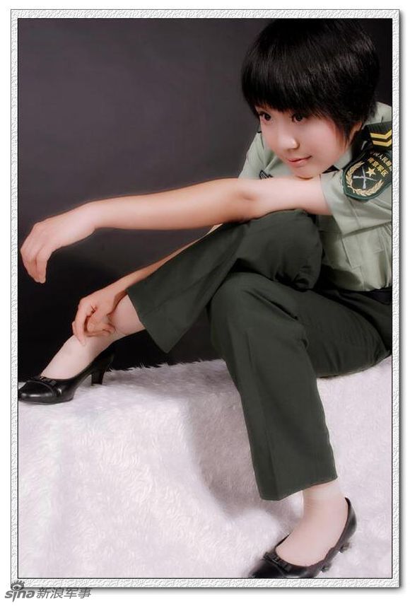 军装妹子们就是好看