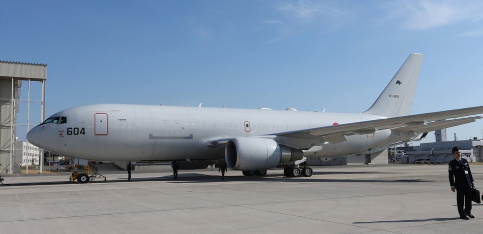 日本kc767加油机内照曝光 空中作业实现光电化_高清图集_新浪网