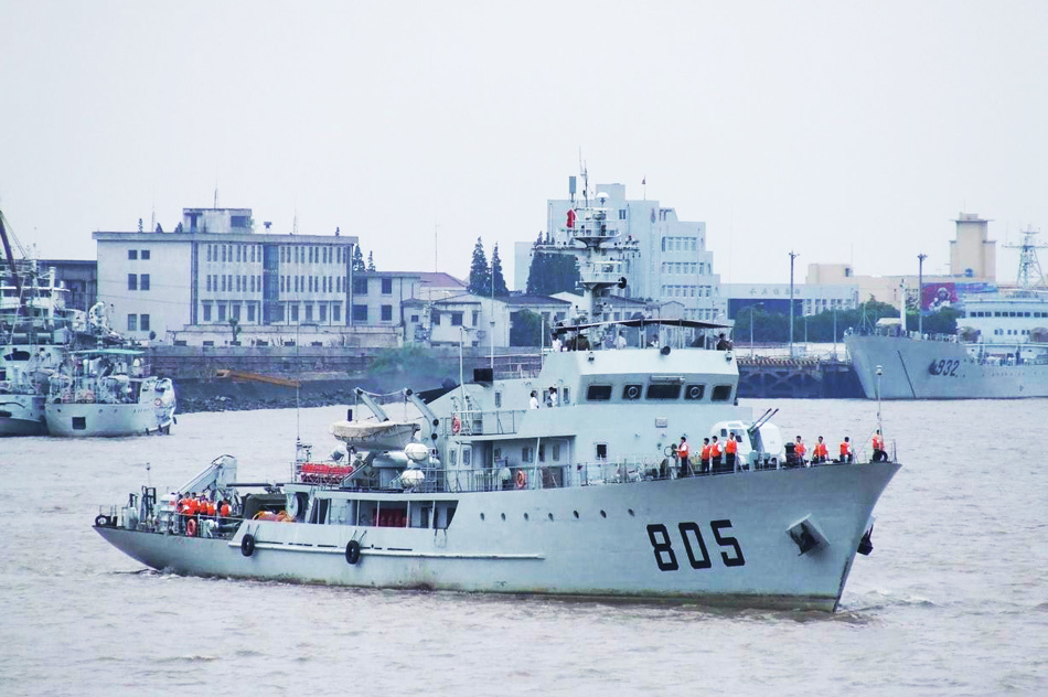 中国海军扫雷艇出动