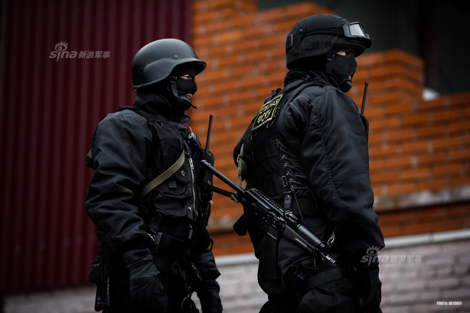 暴力机器大集合:俄多支精锐特警部队扎堆亮相_高清图集_新浪网