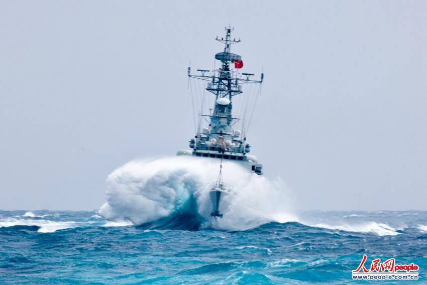 中国海军在印度洋遭遇狂风巨浪