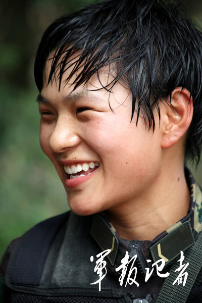 震撼来袭:实拍中国女特种兵魔鬼训练_高清图集_新浪网