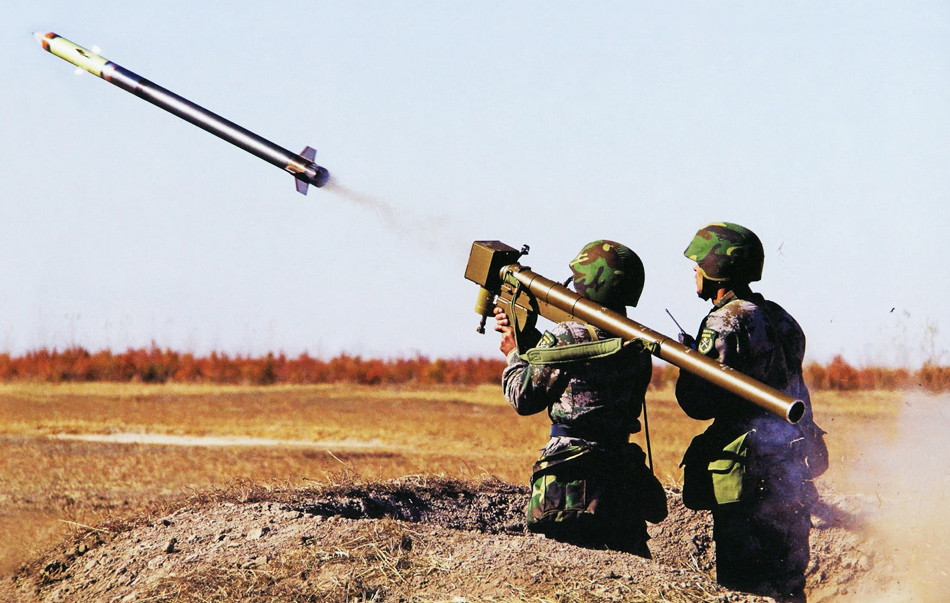 解放军防空导弹兵练打飞机都上树了_高清图集_新浪网