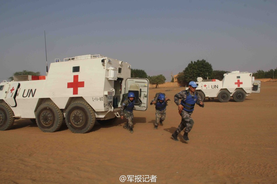 解放军新型装甲救护车扬威海外 已装备维和部队