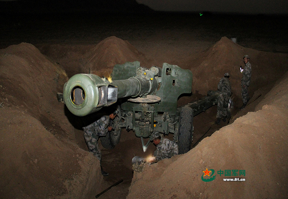 组织战炮班夜间构筑火炮掩体