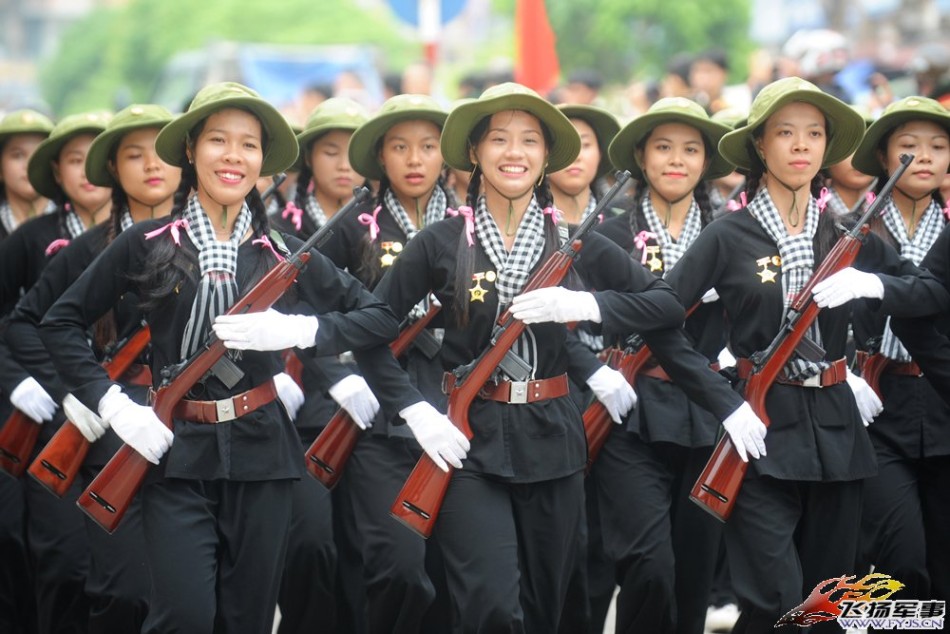 越南举行阅兵式彩排 枪械种类多女子方队多
