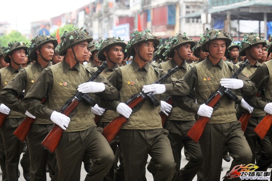 越南举行阅兵式彩排 枪械种类多女子方队多