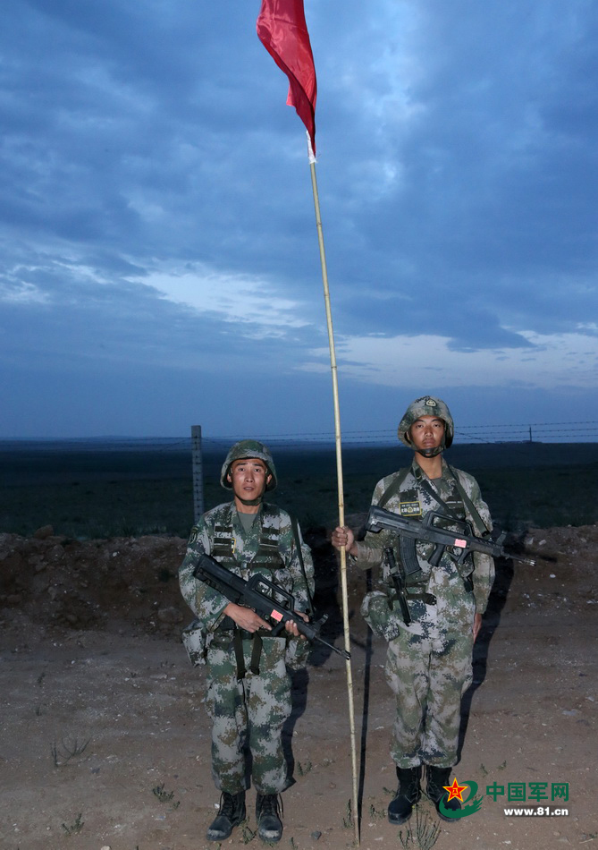 朱日和基地对抗:红军99重坦群亮相蓝军夜袭失败_高清图集_新浪网