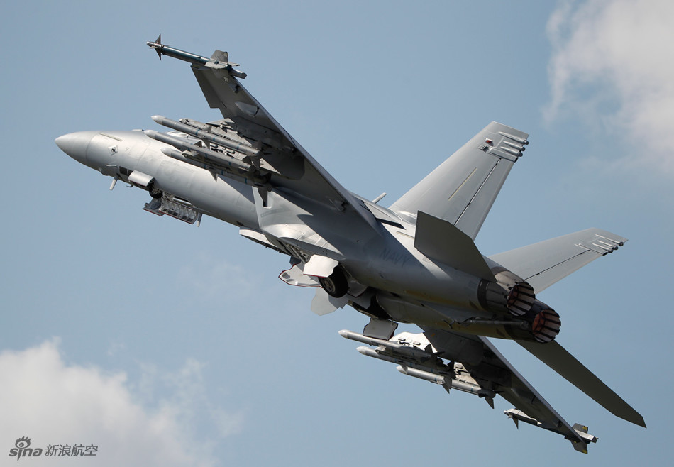 美国超级大黄蜂战机再次现身范堡罗噪音很大