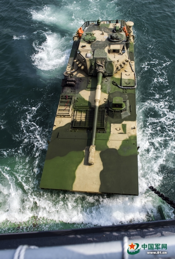05式两栖突击炮远海登陆演练_高清图集_新浪网