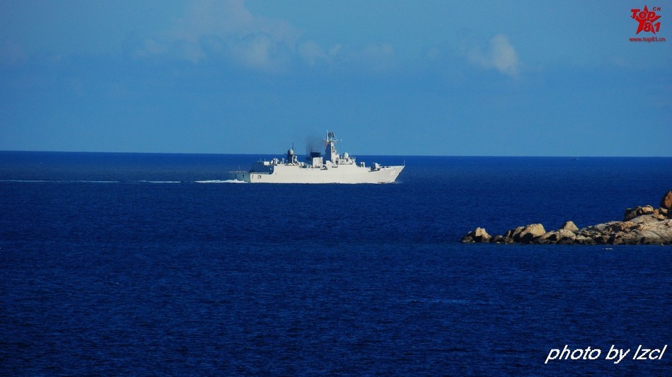 三亚旅游拍到我海军052d新驱094级战略核潜艇