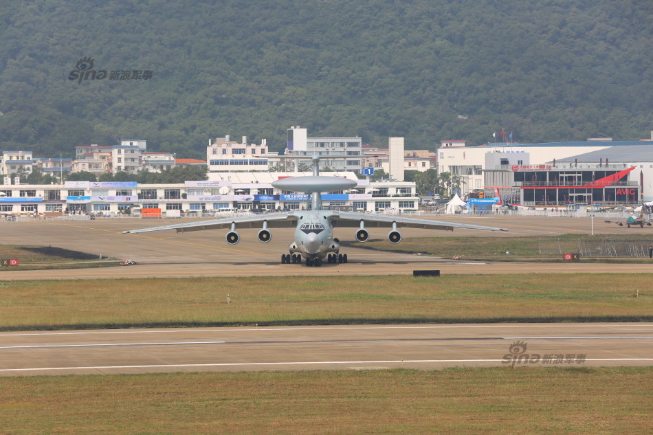 我空警2000预警机起飞