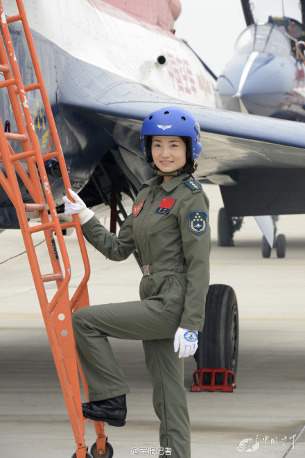 中国女飞行员战斗机图片