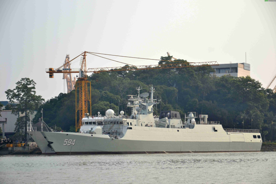 速度真快:中国海军一天内服役2艘056a护卫舰