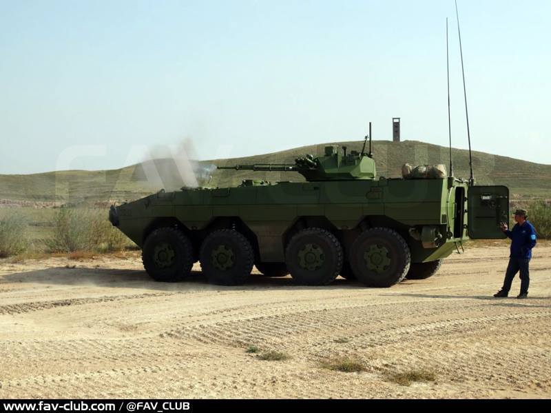 近日,国外网站上再次曝光了委内瑞拉军方人员驾驶vn-18两栖装甲车和vn