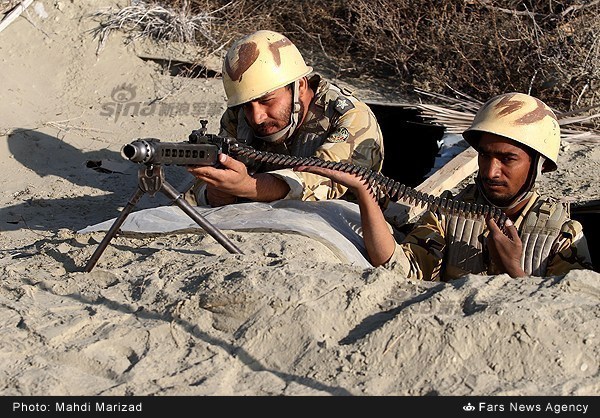 伊朗公开主力部队军演猛照 疑似山寨短号e导弹