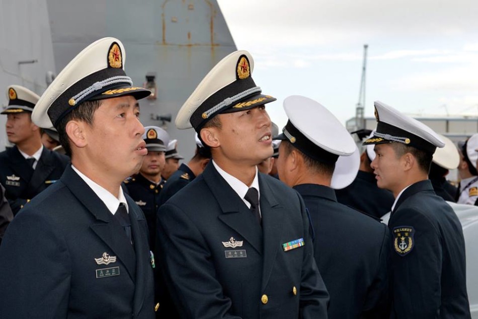 海军第十八批护航编队长白山舰,运城舰和巢湖舰抵达英国进行友好访问