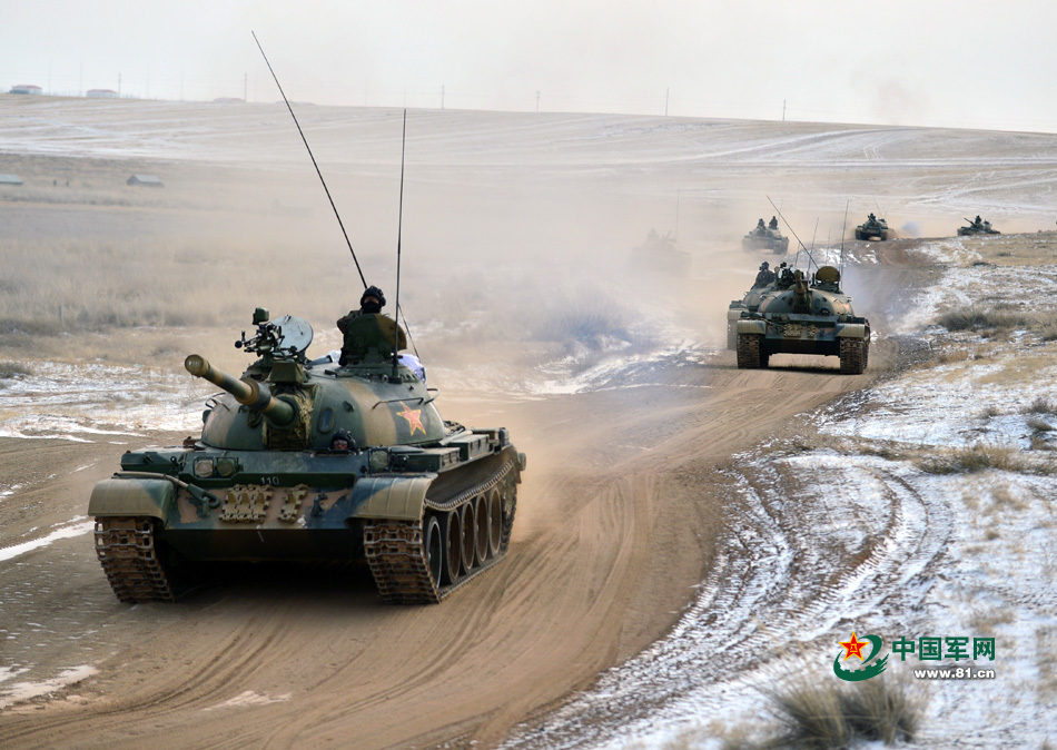 塞北雪原有情况:59-2主战坦克成群结队出现_高清图集_新浪网
