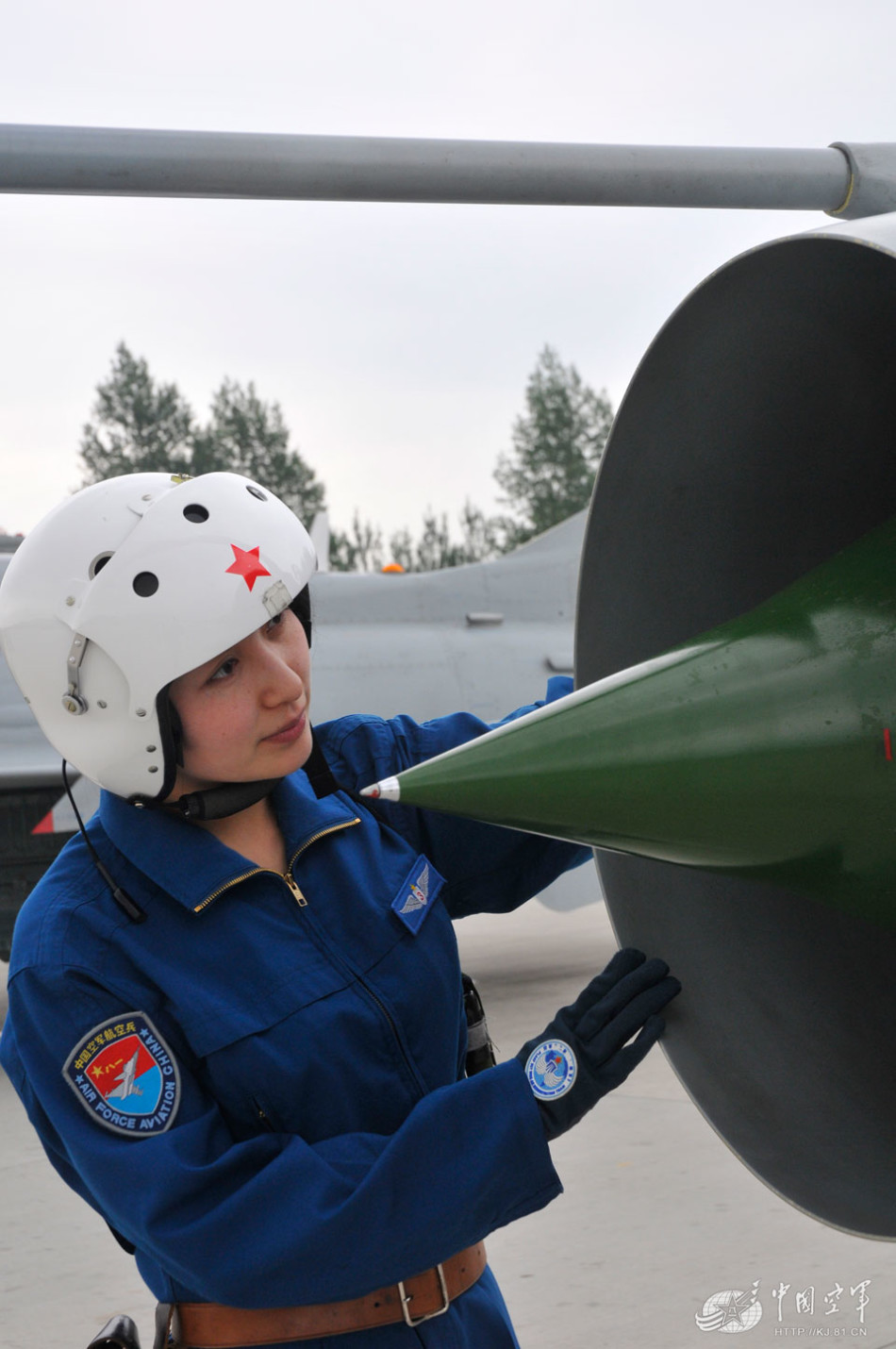 我空军首批双学士歼击机女飞行员加入战斗部队_高清图集_新浪网