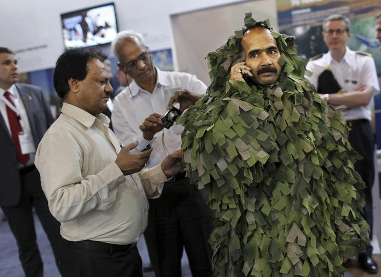 盘点各国士兵奇葩伪装术