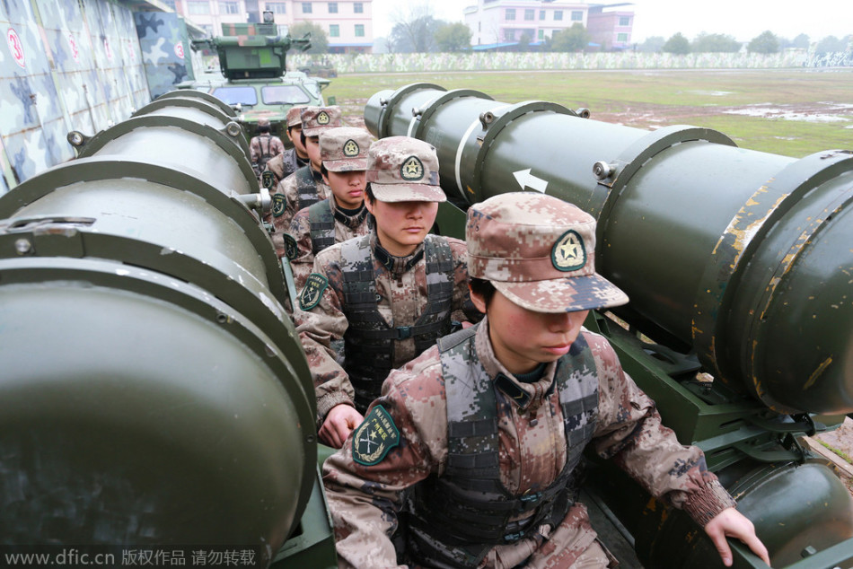 我军女导弹兵战力强操红旗7b灭超低空高速目标