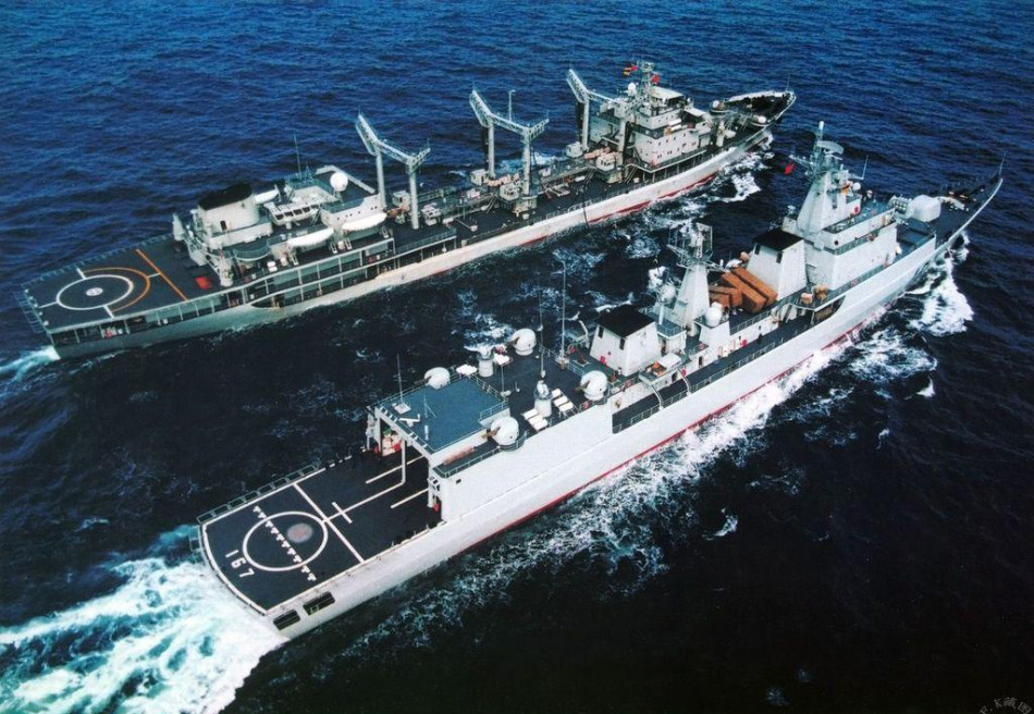 海军167深圳舰最新改装动态 主桅杆已拆除