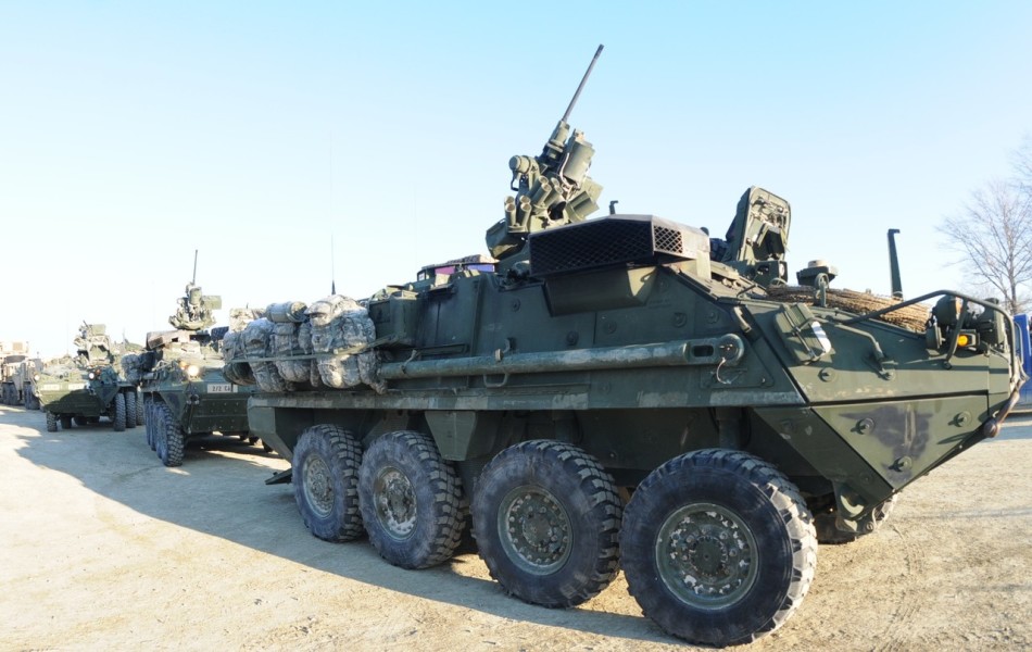 美军大批斯特瑞克战车在罗马尼亚境内出现