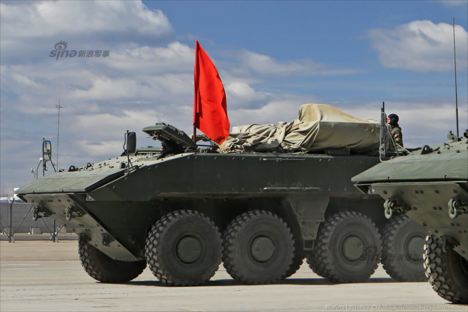 据俄罗斯方面的消息,回旋镖战车的设计可能与芬兰amv步兵战车有一定