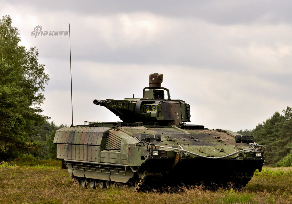 德军秀美洲狮战车训练猛照 重达43吨媲美坦克