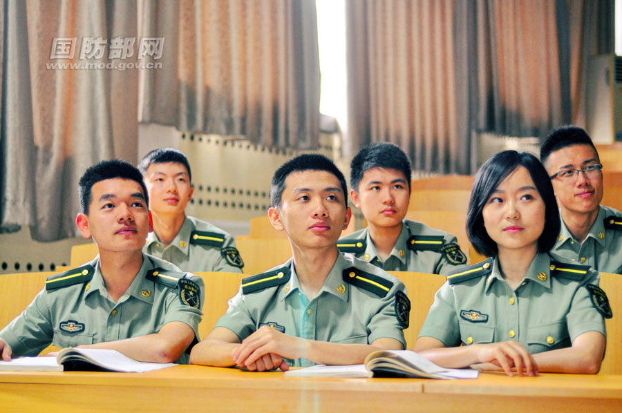 军校生毕业照