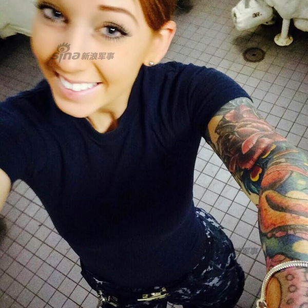 有明星范儿:美国海军纹身女兵秀个人性感私照_高清图集_新浪网