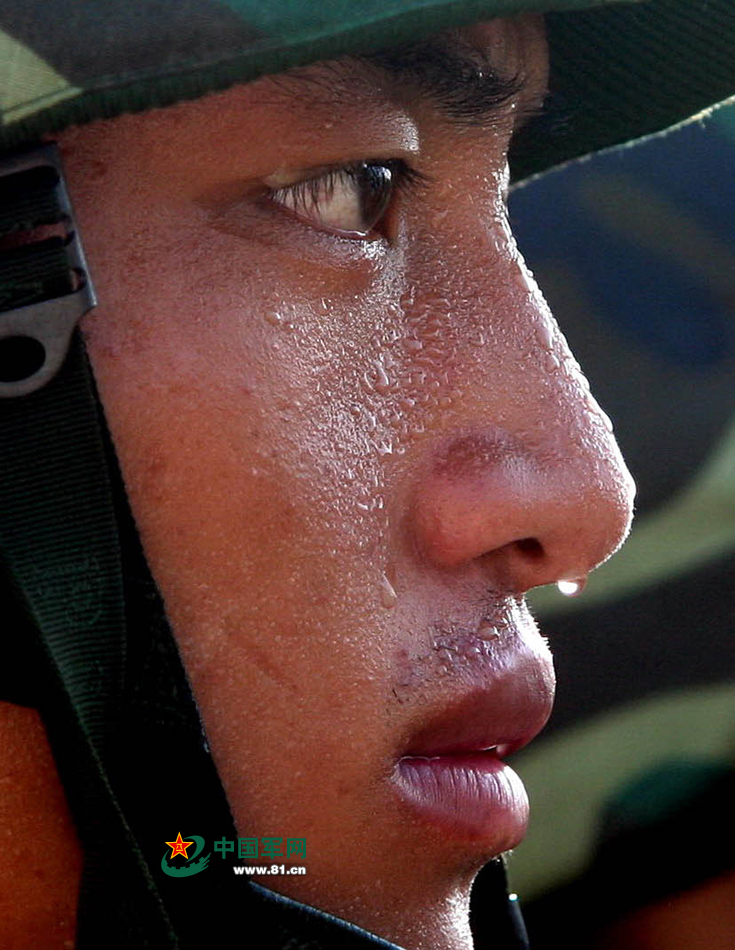 解放军硬汉猛照:好男要当兵好铁要打钉_高清图集_新浪网