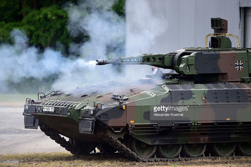 德国国防军接收新一批彪马重型战车!