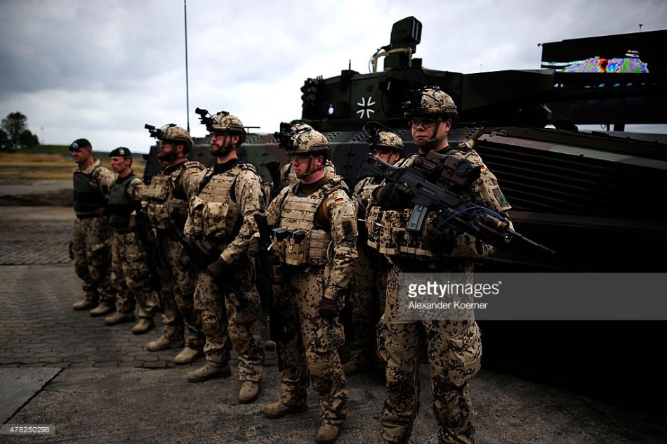 德国国防军接收新一批彪马重型战车