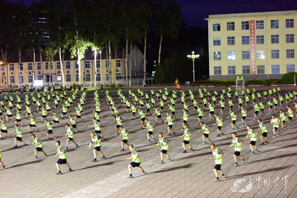 空军部队真是大手笔:一下培训出千名带兵骨干