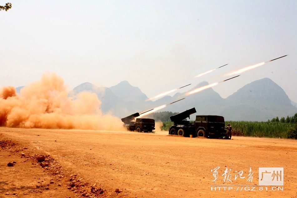 第41集团军炮兵旅各型火炮实弹射击