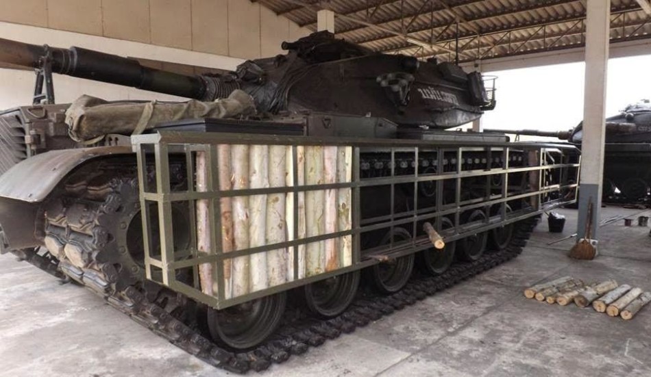 奇葩创意:泰军为m60a3坦克配备木头"装甲板"