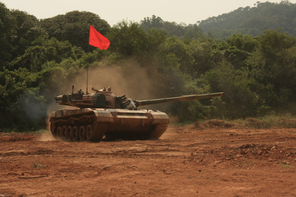 陆战之王走两步:42军某装甲团96坦克机动训练_高清图集_新浪网