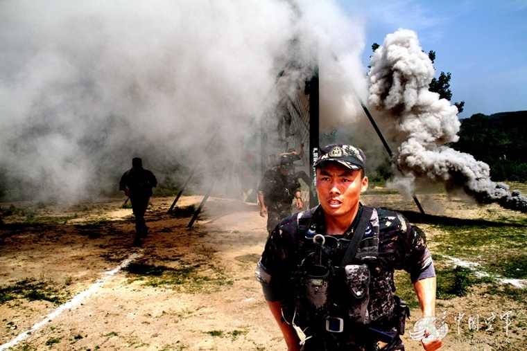 雷神突击队出国参赛 扬威域外画面曝光