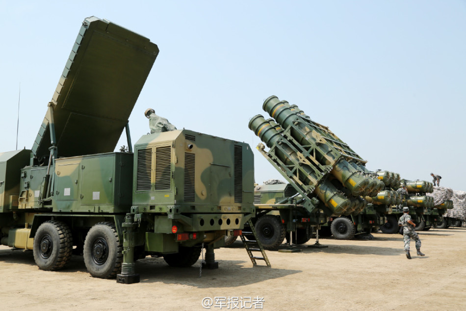 65军列装大量新型红旗16防空导弹