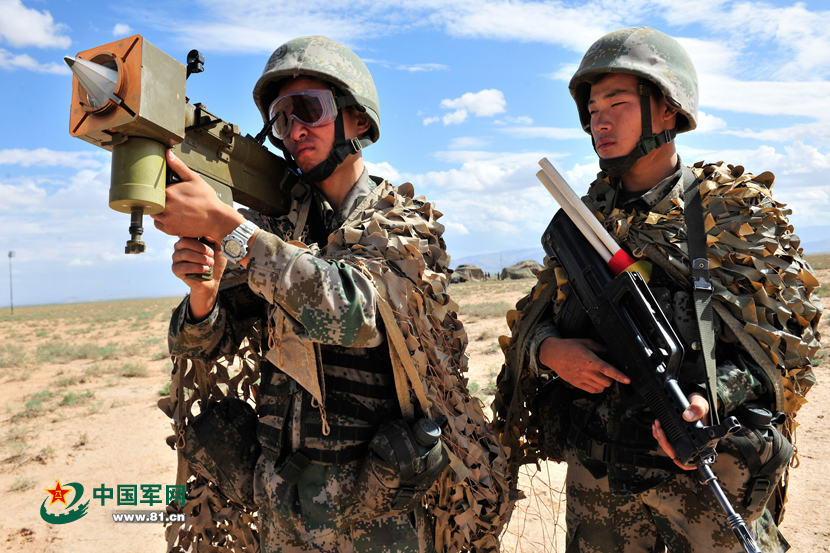 13军出动57高炮群飞弩导弹对抗新型歼11b战机_高清图集_新浪网