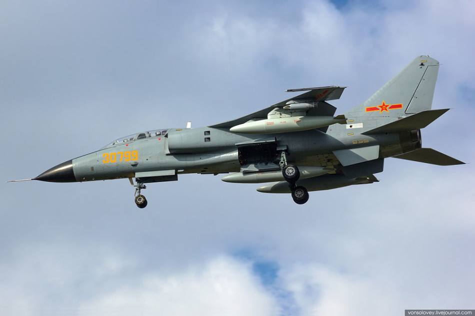 解放军参赛的飞豹战机