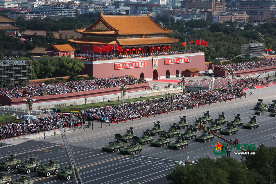 09年国庆阅兵解放军先进火炮受阅猛图精彩回顾!