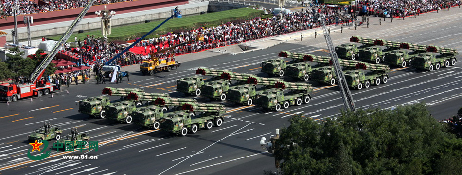 09年国庆阅兵解放军先进火炮受阅猛图精彩回顾!