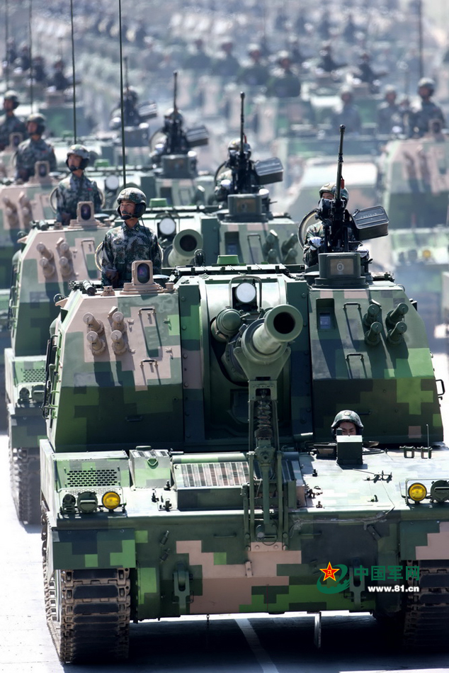 09阅兵我军先进火炮猛图